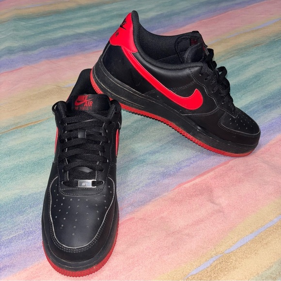 Nike Air Force 1 Low '07 Black Red Bred! Men’s size 11 - Picture 3 of 8